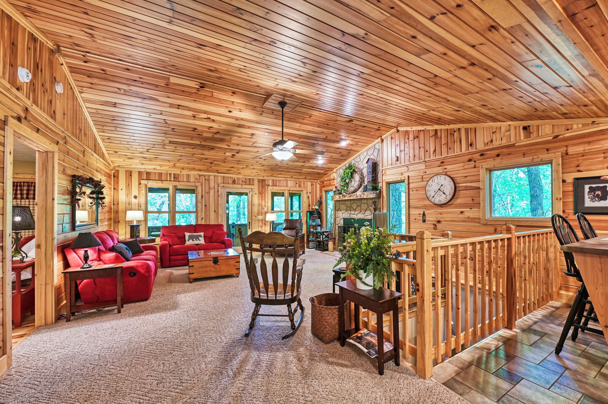 Téléviseur connecté, foyer, jeux vidéo, lecteur de DVD