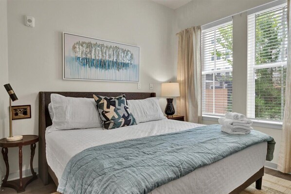 2 bedrooms, desk, iron/ironing board, travel crib