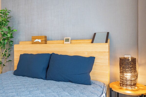 Basic-Vierbettzimmer | Wohnbereich | 32-Zoll-Smart-TV mit Digitalempfang, Netflix, Hulu
