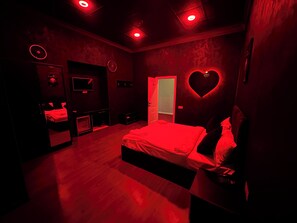 Quarto casal ou duplo luxo | Roupas de cama premium, cofres nos quartos, escrivaninha