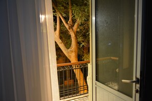 Literie de qualité supérieure, coffres-forts dans les chambres, bureau