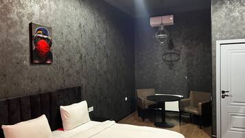 Premium bedding, in-room safe, desk, soundproofing