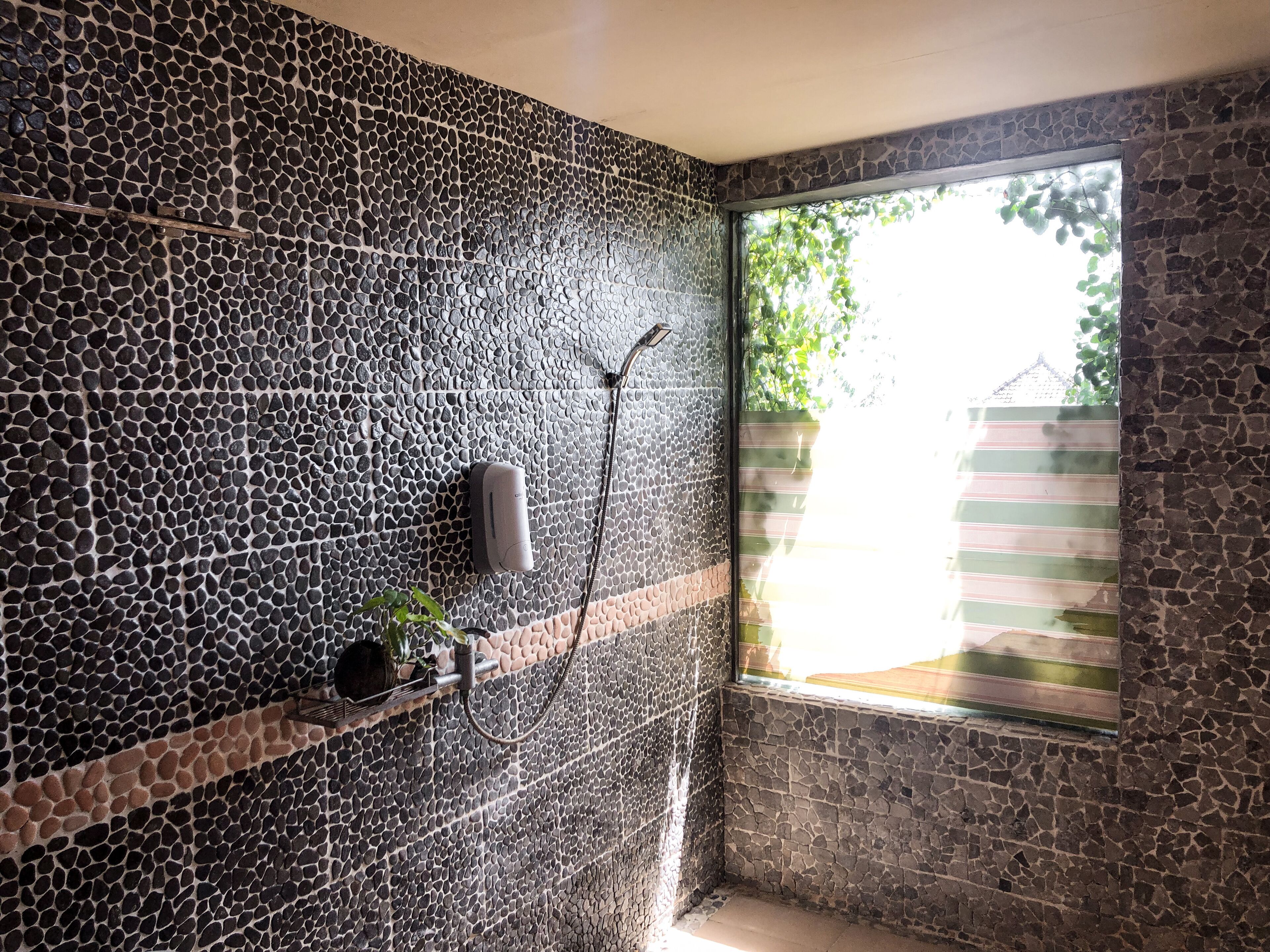 Camera doppia, vista mare | Bagno | Doccia, asciugacapelli, bidet, asciugamani