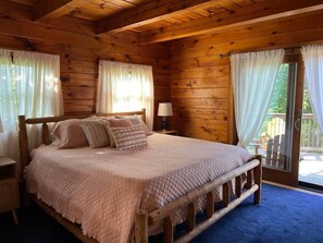 3 bedrooms, desk, iron/ironing board, WiFi
