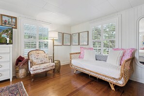 Interior - Nostalgia of 1930’s with modern kitchen and baths, sleeps 8 (St Simons Island)