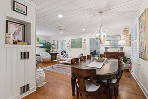 Interior - Nostalgia of 1930’s with modern kitchen and baths, sleeps 8 (St Simons Island)