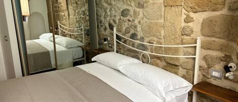2 chambres, accĂšs Ă Internet, literie fournie