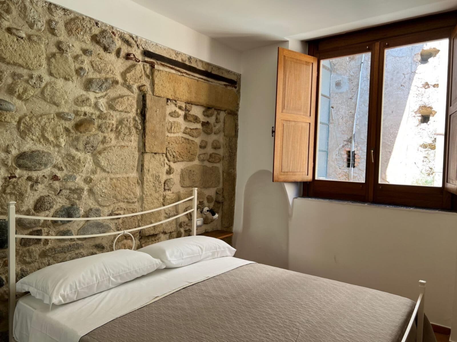 2 habitaciones, internet y ropa de cama 