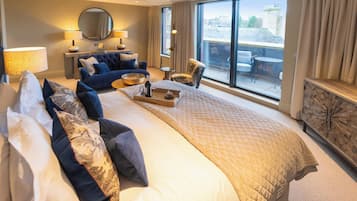 1 bedroom, Egyptian cotton sheets, premium bedding, in-room safe