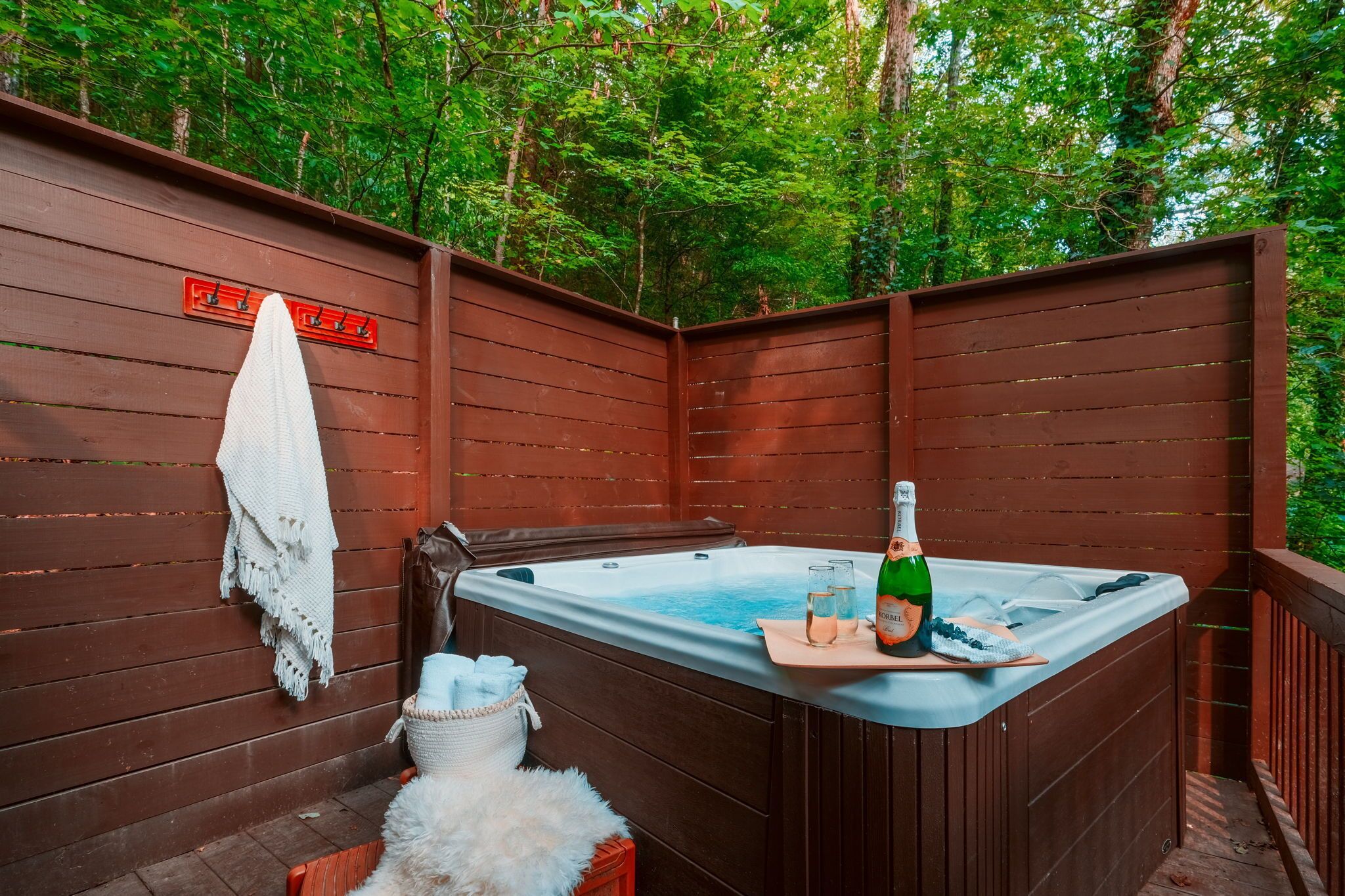 FALL SALE! HOT TUB, Game Room, Pet-Friendly