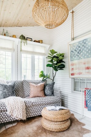 Téléviseur connecté, foyer, livres