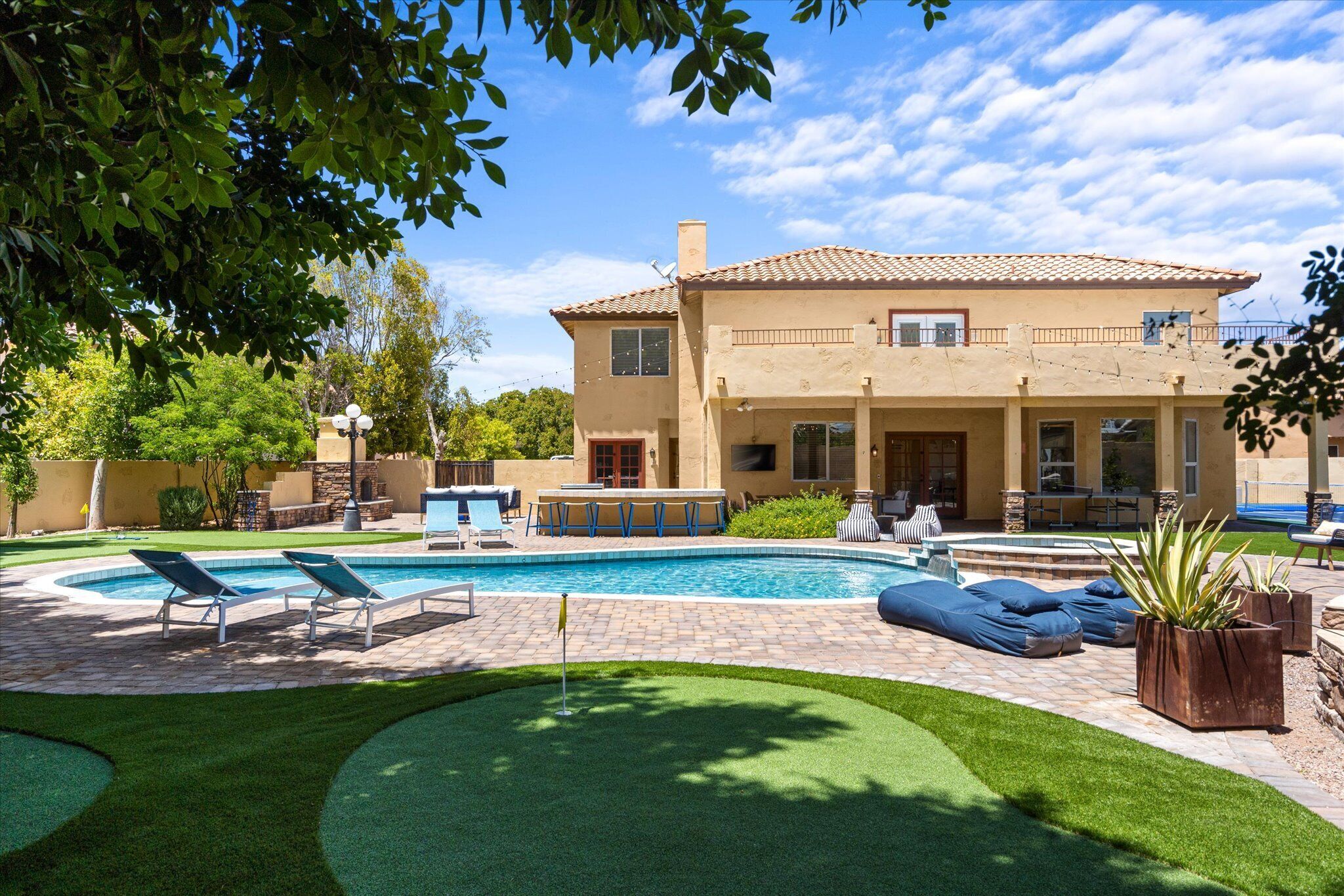 Luxurious Private Estate with Heated Pool/Spa and Sport/Pickleball Court