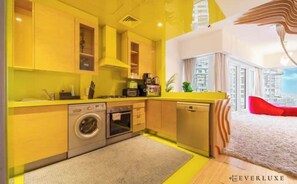 Private kitchen - Stunning Studio Apartment
(Buiness Bay Dubai)