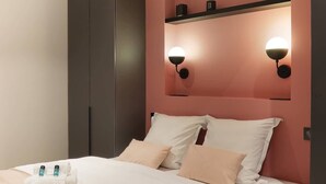 1 bedroom, iron/ironing board, travel crib, WiFi (free) - Charming apartment Louvre Museum / Concorde (Paris)
