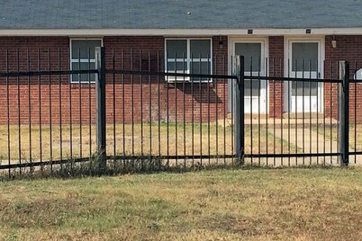 Magnolia Acres Apartments


