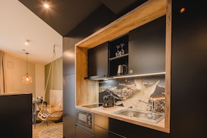 Apartment Leblon | Private kitchen | Mini-fridge, microwave, stovetop, dishwasher - Rioca Stuttgart Posto 6 (Stuttgart)