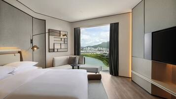 Down comforters, minibar, in-room safe, desk