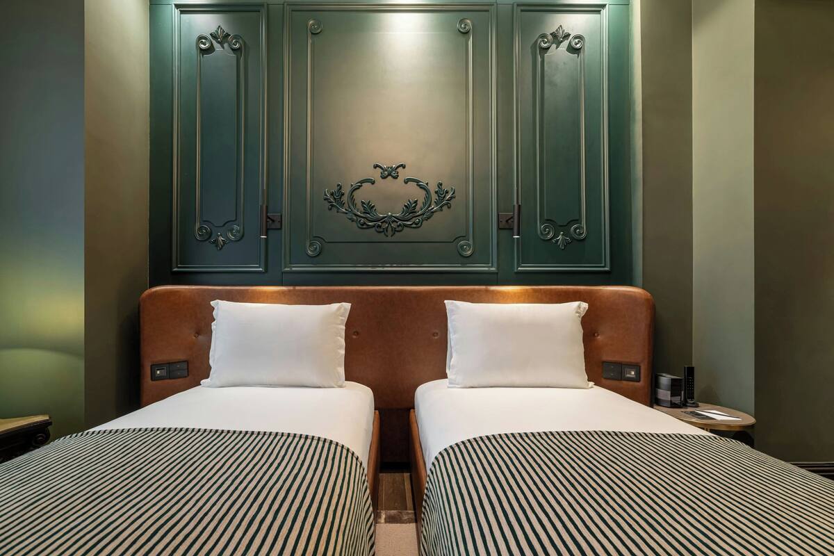 Phòng Deluxe, 2 giường đơn | Bộ trải giường bằng vải cotton Ai Cập, bộ đồ giường cao cấp 