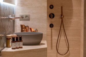 Couples treatment room(s), sauna, steam room, hot stone massages - Orient Occident Hotel Istanbul, Autograph Collection (Istanbul)
