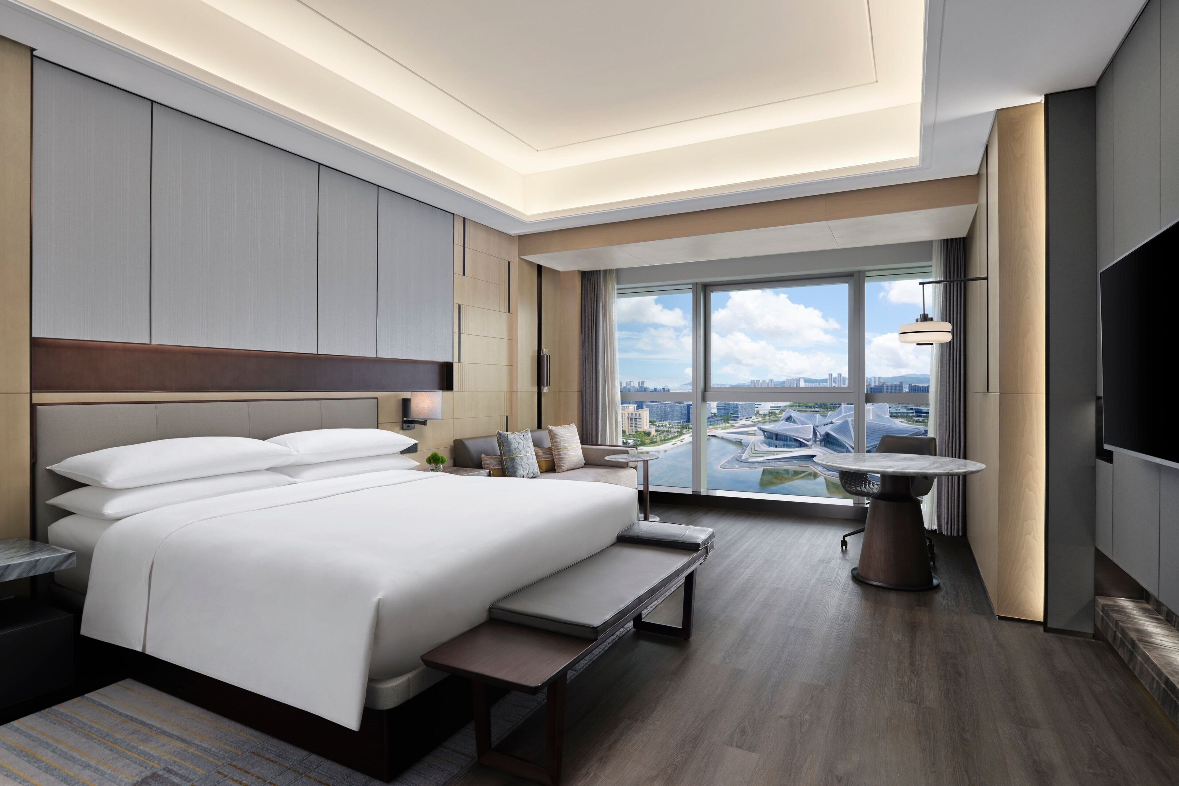 Kamar, 1 Tempat Tidur King (View) | Seprai premium, selimut bulu angsa, busa memori, dan minibar gratis