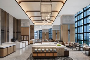 4 restaurants; lunch and dinner served  - Zhuhai Marriott Hotel Jinwan (Zhuhai)