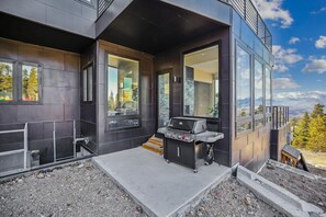 Townhome, 4 Bedrooms | Bathroom | Towels