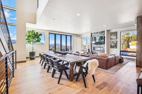 Townhome, 4 Bedrooms | Dining