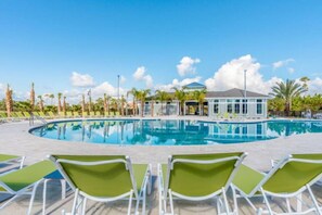 Pool - 2bd 2.5 bath with beach club, pools, hot tub, golf (Pensacola)