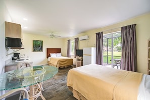 Desk, iron/ironing board, WiFi, bed sheets - Resort Studio w/ Community Pool in Naples! (Naples)