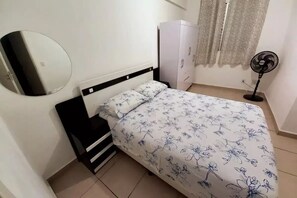 3 quartos, ferros/tábuas de passar roupa, Wi-Fi, roupa de cama