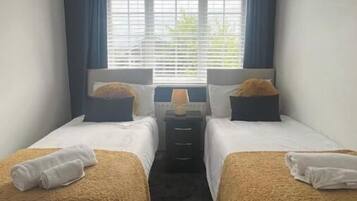 3 chambres, fer et planche Ă repasser, Wi-Fi, draps fournis