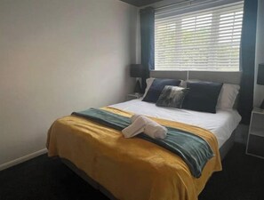 3 dormitorios, tabla de planchar con plancha, wifi y ropa de cama