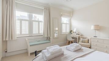 House (4 Bedrooms) | 4 bedrooms, premium bedding, desk, laptop workspace