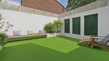 Casa (4 Bedrooms) | Jardín