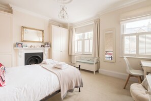 Casa (4 Bedrooms) | 4 camere, biancheria da letto di alta qualità, una scrivania