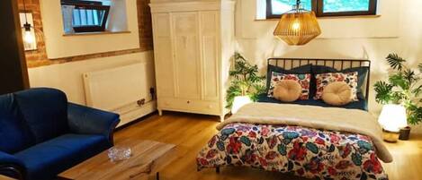 1 bedroom, free WiFi, bed sheets