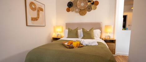 1 Schlafzimmer, Schreibtisch, Bügeleisen/Bügelbrett, Reisekinderbett