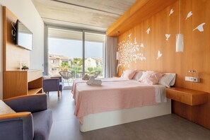 9 quartos, ferros/tábuas de passar roupa, roupa de cama