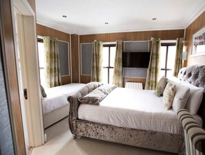 2 bedrooms, iron/ironing board, free WiFi, bed sheets - Cheshire Hotel Central London (London)
