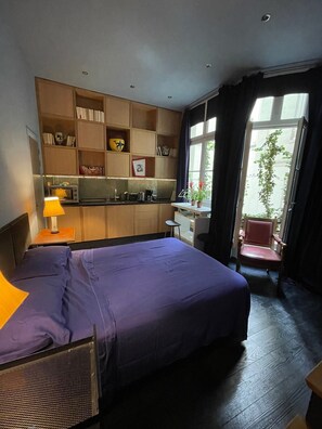 مكواة/لوح كي وواي فاي وملاءات أسرّة