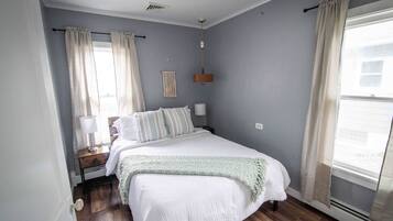 2 bedrooms, in-room safe, iron/ironing board, free WiFi