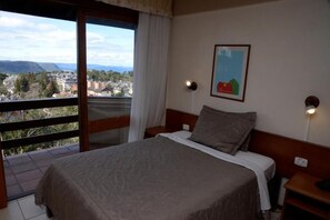 Cortinas blackout y sistema de insonorización 