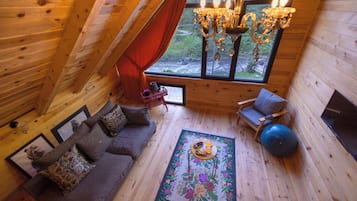 105-cm flat-screen TV with satellite channels, TV