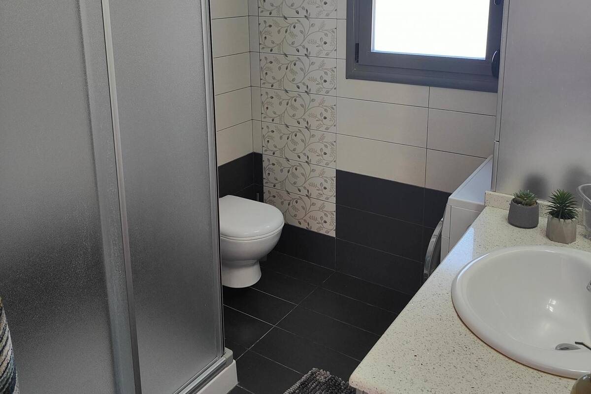House | 1 bedroom