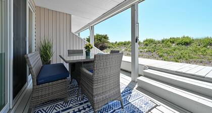 New! Ocean Front Couple's+Family Retreat-Close2AC!
