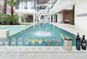 Pool - Luxury Modern Brand New Family Villa Berawa Beach (Kuta Utara)