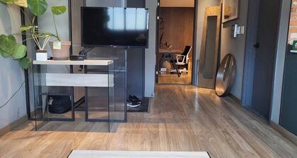 Unique Exposed Brick 2 Bed Lg open Kitchen w/gym