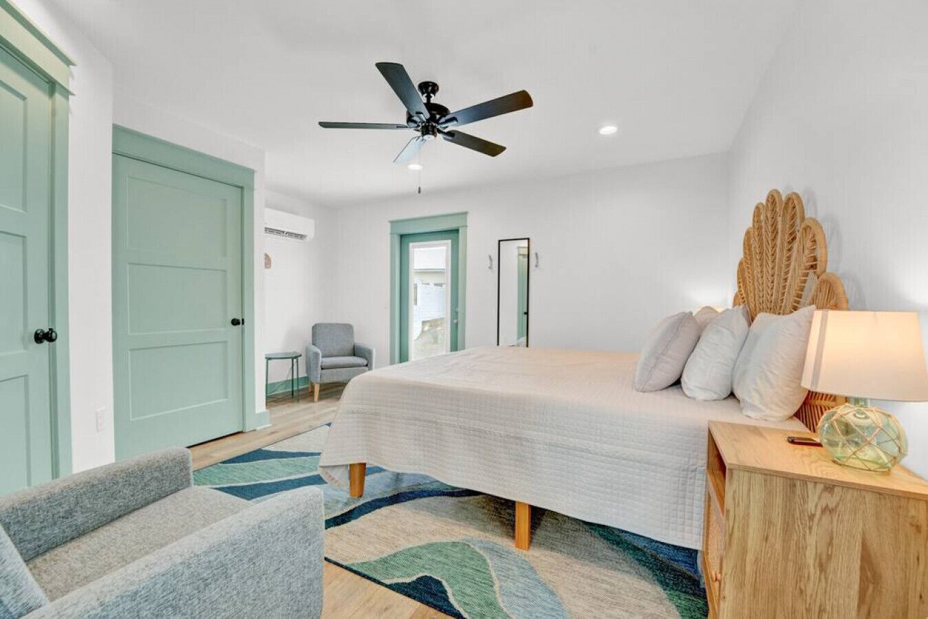 BRAND NEW trendy home w/loft, 1/2 mi to beach! Sleeps 8!
