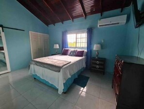 3 bedrooms, iron/ironing board, travel crib, free WiFi