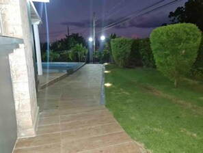 Property grounds - Cozy Villa with Private Pool and Private Beach access included (St. Ann)